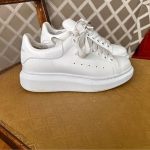 Alexander McQueen Oversized Sneaker (Women) WHITE  All Leather
